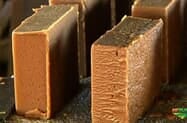 Rapadura Preco Venda Compra Mf Rural O nome rapadura, primitivamente, denominava os restos caramelizadas do mel que se rapavam do fundo do tacho e que serviam de alimento para os trabalhadores dos engenhos. rapadura preco venda compra mf rural