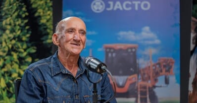 Trator reformado, fé e humildade: a história de Seu Clarismundo emociona o agro no MF Cast