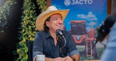 Do Clube da Viola aos grandes rodeios: a trajetória de Matheus Calil no entretenimento sertanejo