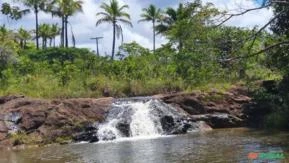 Sítio Entre Rios, região Massarandupió, 120.000 m² com cachoeira do amor