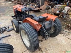 Trator Agrale 4100 para conserto
