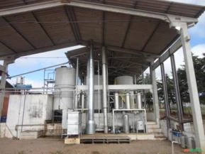 Equipamento de Destilação de Etanol de Cereais para 2.400 L/dia.