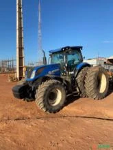 TRATOR NEW HOLLAND T7 240