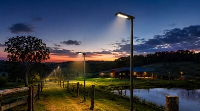 Como levar iluminação para áreas da fazenda onde a energia não chega?