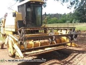 Colheitadeira NH 8040
