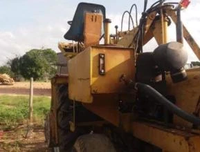 Trator Cbt 2105 4x2 ano 78