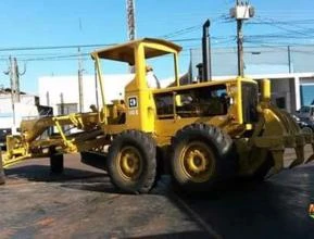 MOTONIVELADORA CAT 140 B