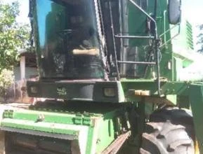 Colheitadeira John Deere 1175