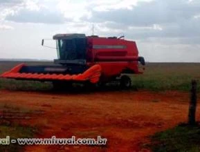 Colheitadeira MF 34 ano 2001