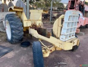 Trator Cbt 2105 4x2 ano 80