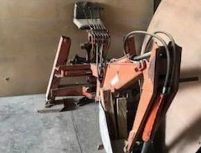 Retroescavadeira Lavrale