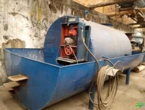 TANQUE DE DIESEL COM BOMBA
