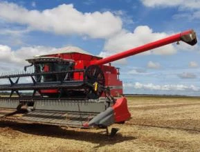 Colheitadeira Massey Ferguson 9790 semi nova