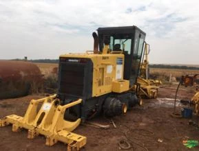Motoniveladora Komatsu GD655