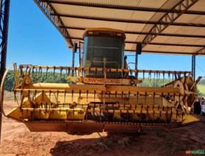 Colheitadeira New Holland NH 4040