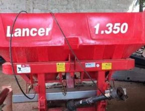 Adubadeira Lancer 1.350