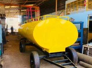 Tanque Pipa Rebocável para Transporte de Água