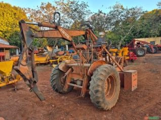 Carregadeira de Cana 65x - Trator MF em Sertãozinho