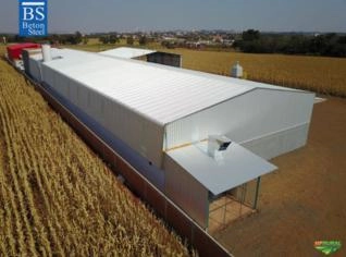 Galpão Metálico com Estrutura Pré-moldada e Placas de Concreto