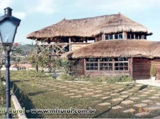 Haras Dom Quixote em Jundiaí - 320.000m² com Estrutura Completa e Lago Natural