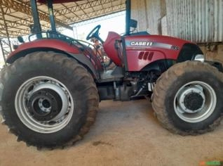 Trator Case 4x4 em Ótimo Estado