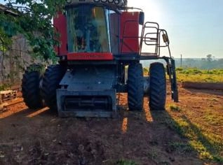 Colheitadeira MF 9790 - 2010 em Excelente Estado