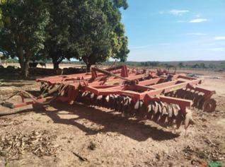 Grade Niveladora Santa Izabel 84x22 - R$ 90.000