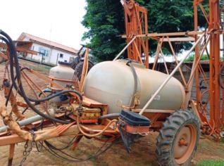 Pulverizador Jacto AD18 2001