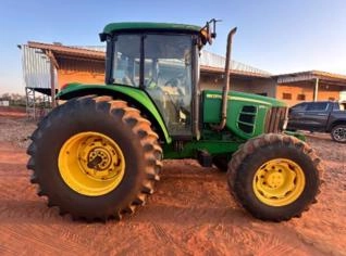 Trator John Deere 6115J - Ano 2018
