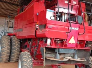 Colheitadeira CASE 2388 - 2009 em Itaí/SP