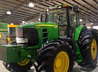 Trator John Deere 6210 J 2022