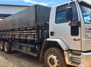 Caminhão Ford Cargo 2422 - 2011 - 422 mil Kms