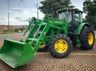 Trator John Deere 6135J - 2019