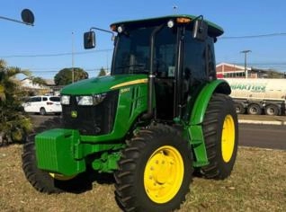 Trator John Deere 5090E 2023 - Único Dono