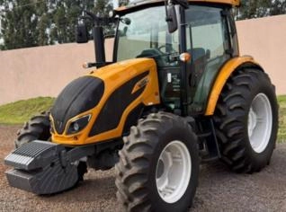 Colheitadeira Valtra A 104 - 2020 em Maringá, PR