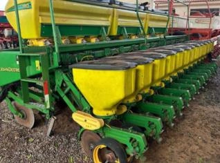 Plantadeira John Deere 1113 - 2015 | R$ 150.000