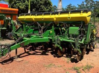 Plantadeira John Deere 1111 2011 - R$ 90.000,00