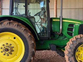 Trator John Deere 6115J 2021 em Campinas-SP
