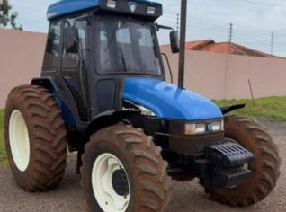 Trator New Holland TL 85 - Ano 2004 em Maringá