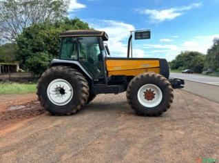 Trator Agrícola BH 180 - Revisado com Pneus Novos