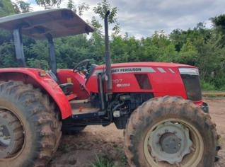 Trator Agrícola Semi Novo 4307 com Pneus Novos