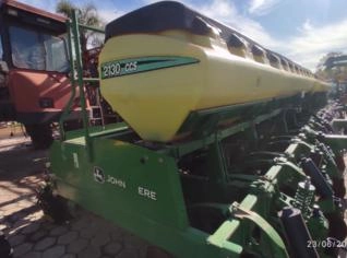 Plantadeira 2130 John Deere Seminovo