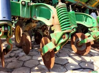 Plantadeira John Deere 2117 Seminovo