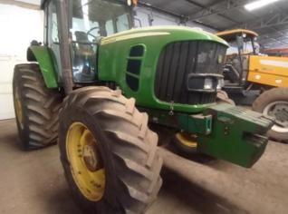 Trator John Deere 6180J - 2012