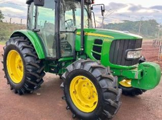 Trator John Deere 6100J - 2022 - 3230 horas