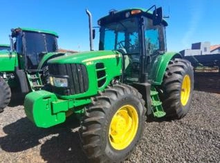 Trator John Deere 6115J 22/23 - 2.816h - Pronto para trabalhar