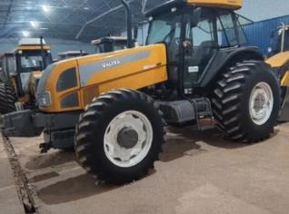 Valtra BH145 2014 em Jaboticabal - Ótimo Estado