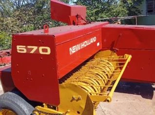 Enfardadeira New Holland BC 570 em Itapira - SP