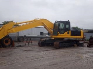 Escavadeira Hidráulica Komatsu PC240LC-8 em Itapeva