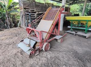 Colhedeira de cebola em Rio do Sul